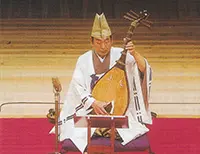 筑前琵琶を演奏する竹本旭将
